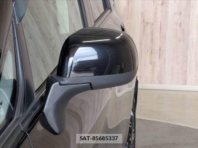 Nissan NOTE 2013-08 8131712-24