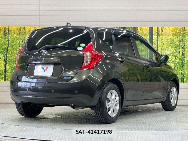 Nissan NOTE 2015-12 8146365-16