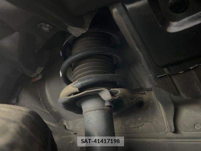 Nissan NOTE 2015-12 8146365-19