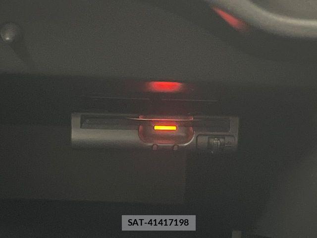 Nissan NOTE 2015-12 8146365-5