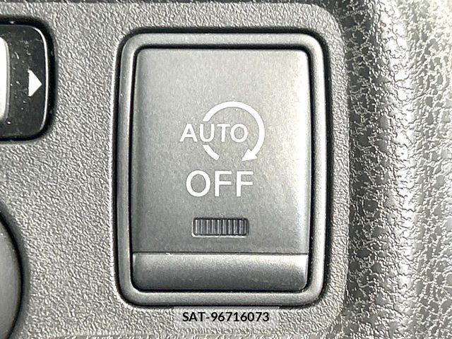 Nissan NOTE 2013-04 8146366-5
