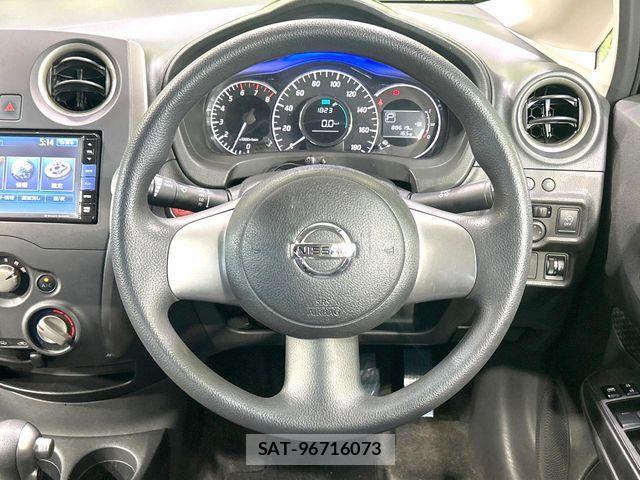 Nissan NOTE 2013-04 8146366-7