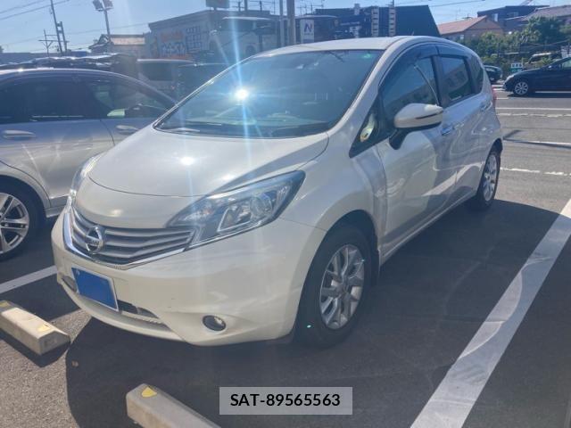 Nissan NOTE 2015-08 8146367-3