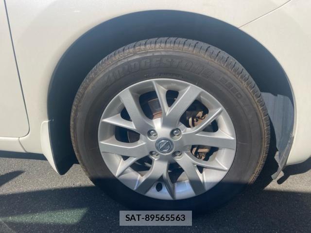 Nissan NOTE 2015-08 8146367-4