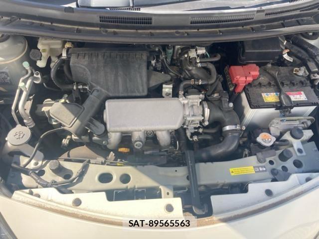 Nissan NOTE 2015-08 8146367-8