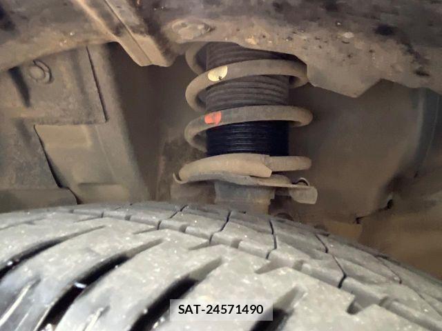 Nissan NOTE 2017-07 8158943-19