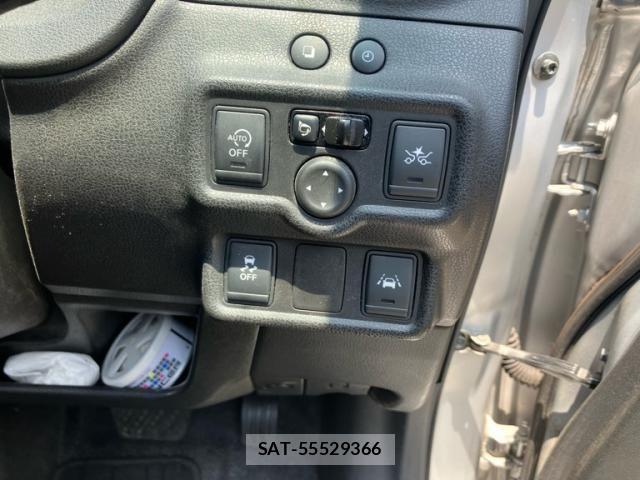 Nissan NOTE 2016-03 8158942-9
