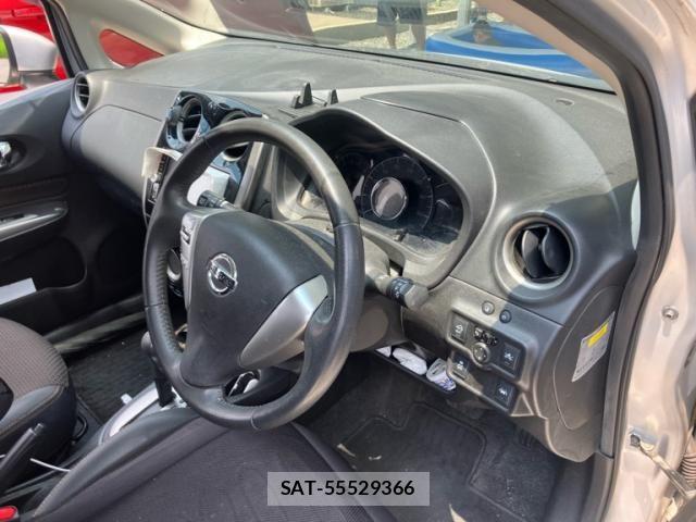 Nissan NOTE 2016-03 8158942-6