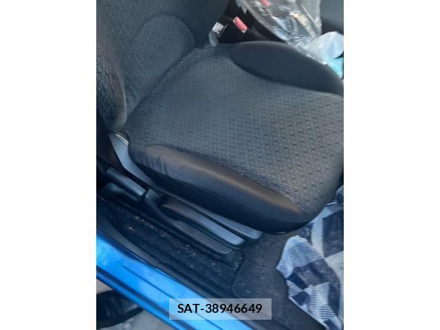 Nissan NOTE 2012-02 8158948-19