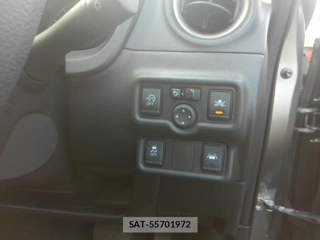 Nissan NOTE 2016-07 8158935-5