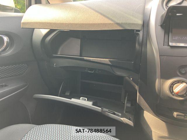 Nissan NOTE 2013-09 8158945-8