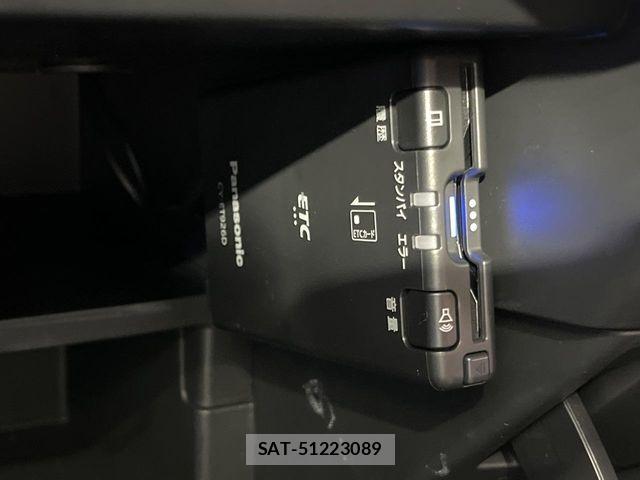 Nissan NOTE 2017-09 8209289-6