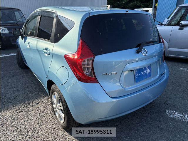 Nissan NOTE 2013-05 8209314-2