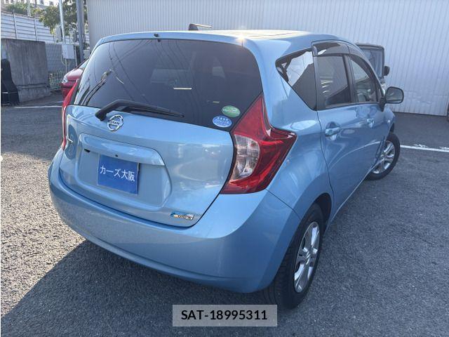 Nissan NOTE 2013-05 8209314-3