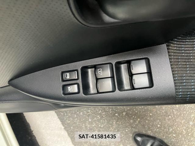 Nissan NOTE 2009-11 8209319-15