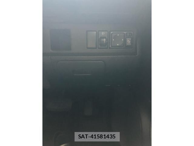 Nissan NOTE 2009-11 8209319-17