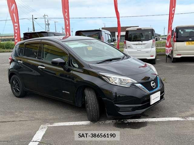 Nissan NOTE 2017-03 8209290-17