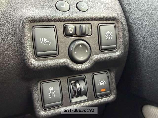 Nissan NOTE 2017-03 8209290-6