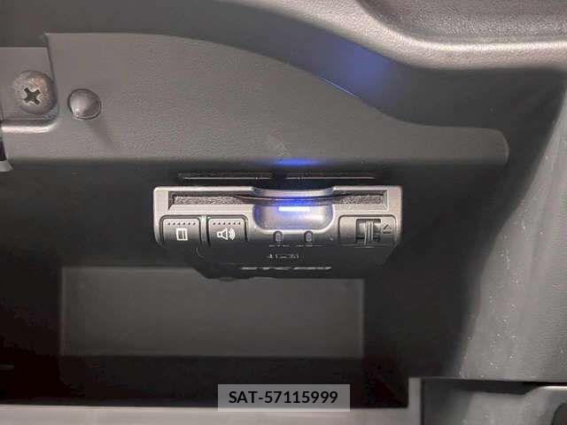Nissan NOTE 2019-08 8209263-8