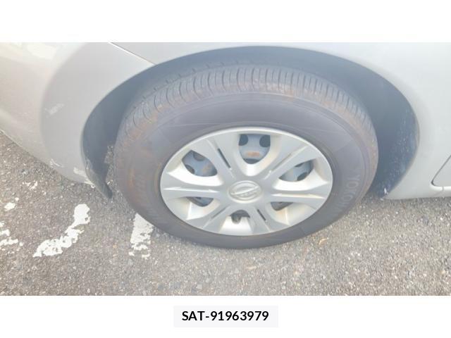 Nissan NOTE 2013-01 8209318-8
