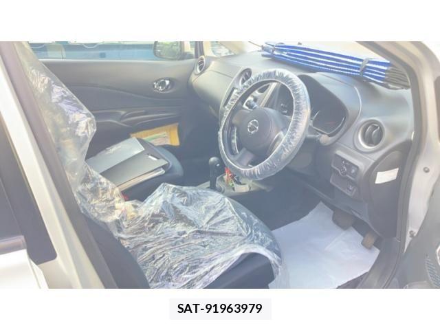 Nissan NOTE 2013-01 8209318-10