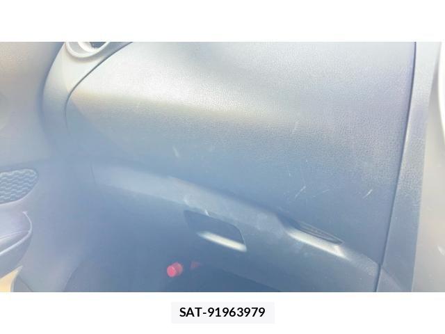 Nissan NOTE 2013-01 8209318-16