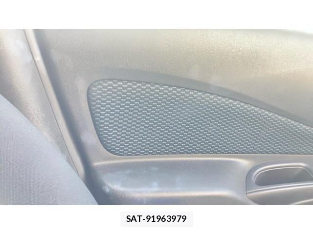 Nissan NOTE 2013-01 8209318-17