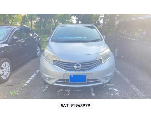 Nissan NOTE 2013-01 8209318-2