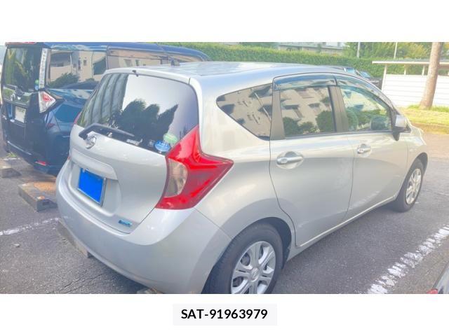 Nissan NOTE 2013-01 8209318-5