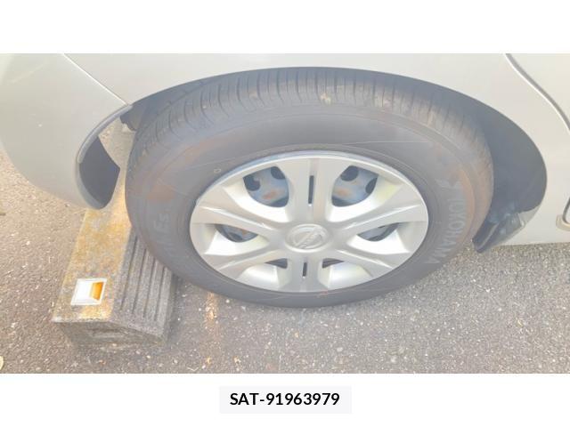 Nissan NOTE 2013-01 8209318-6