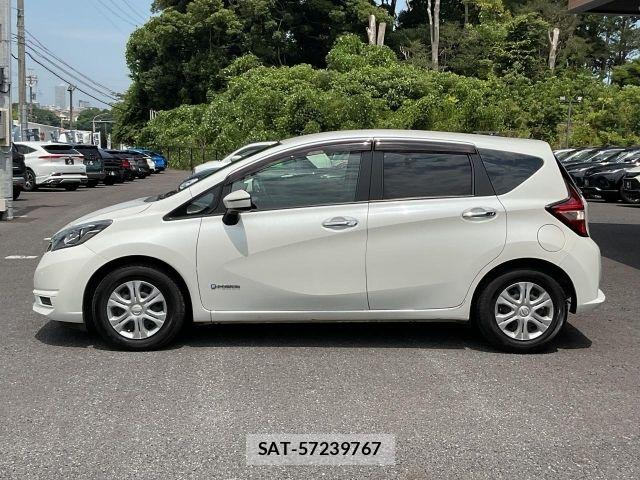 Nissan NOTE 2016-11 8209287-15
