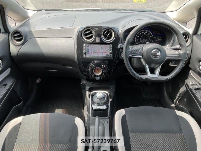 Nissan NOTE 2016-11 8209287-1