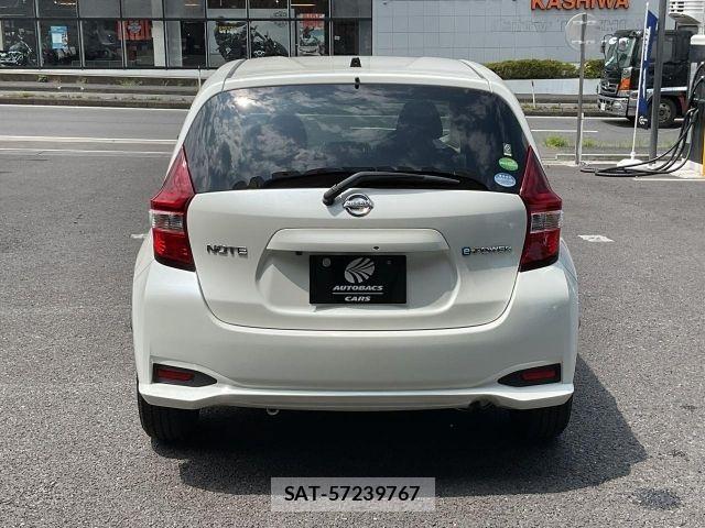 Nissan NOTE 2016-11 8209287-4