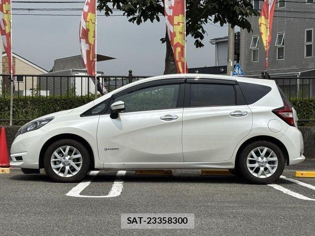 Nissan NOTE 2017-09 8209283-18