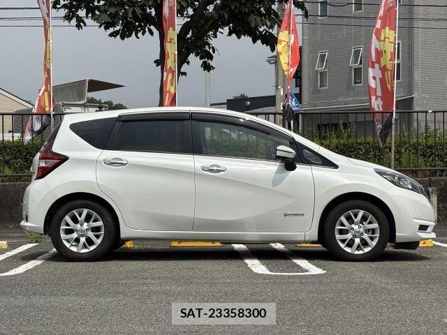 Nissan NOTE 2017-09 8209283-21