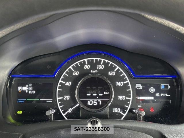 Nissan NOTE 2017-09 8209283-29