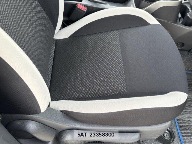 Nissan NOTE 2017-09 8209283-5