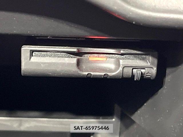 Nissan NOTE 2014-06 8209297-5