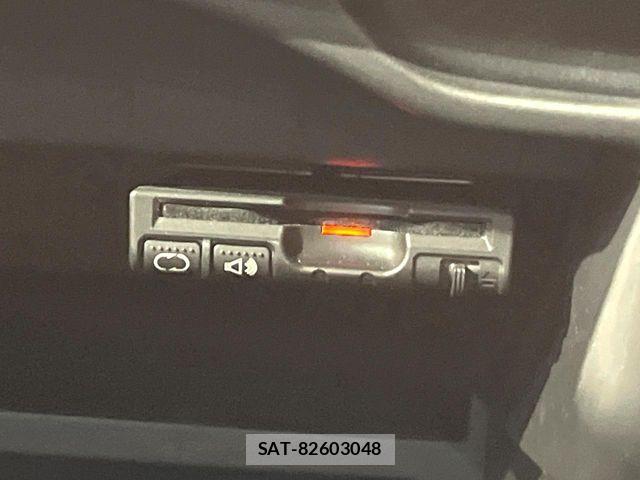 Nissan NOTE 2014-12 8209310-6