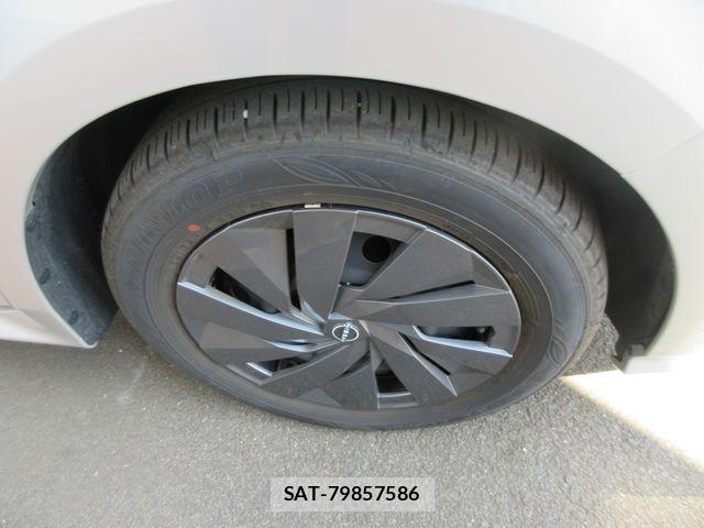 Nissan NOTE 2022-04 8209278-13