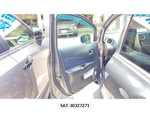 Nissan NOTE 2016-02 8209301-10
