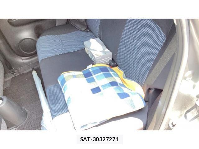 Nissan NOTE 2016-02 8209301-13
