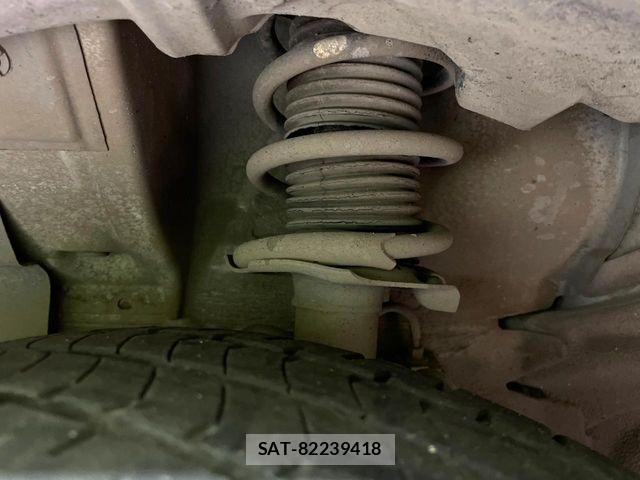 Nissan NOTE 2015-08 8209298-19