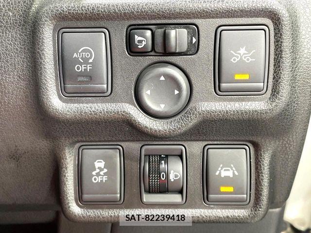 Nissan NOTE 2015-08 8209298-7