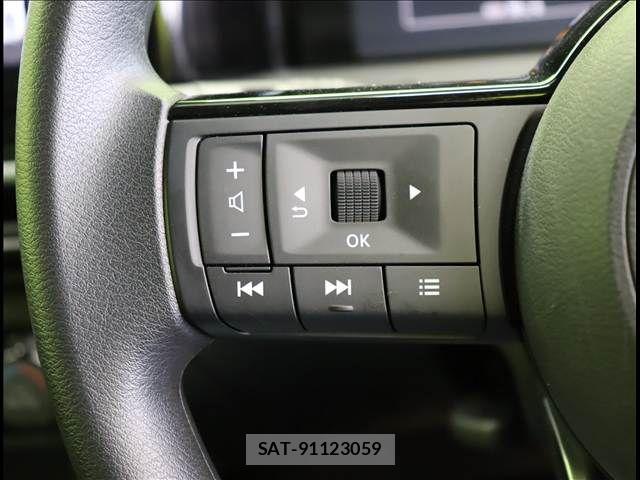 Nissan NOTE 2022-11 8209268-9