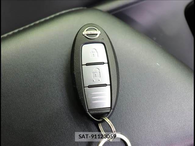 Nissan NOTE 2022-11 8209268-11
