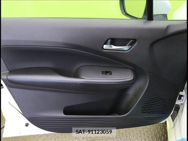 Nissan NOTE 2022-11 8209268-24