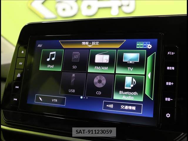 Nissan NOTE 2022-11 8209268-4