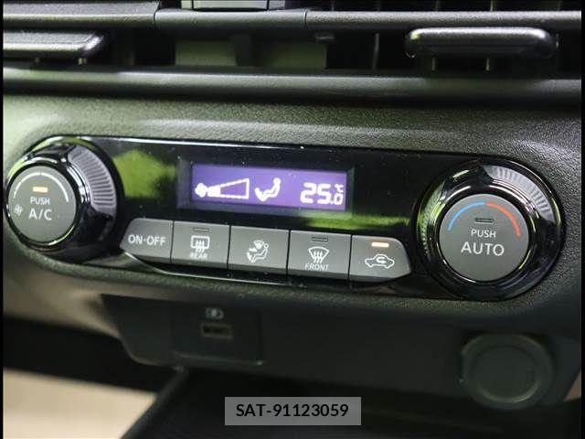 Nissan NOTE 2022-11 8209268-6