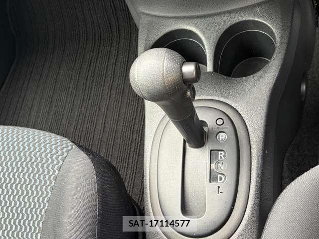 Nissan NOTE 2015-09 8209299-10